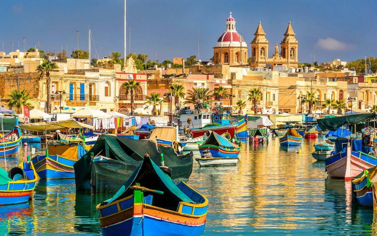 Ferienwohnung Cosy 1Br Penthouse With Terrace, Great Location Gzira Exterior foto